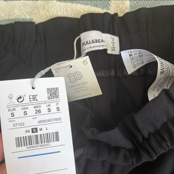 Pull & Bear Basic Woven Shorts Black High Waisted Women’s Size Small - Picture 5 of 9